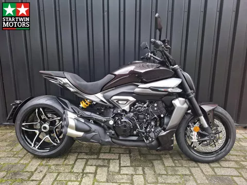 Ducati XDiavel V4